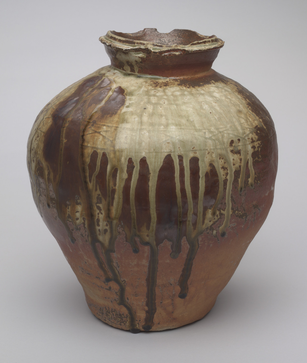 Kitaoji Rosanjin. Vase with Narrow Neck. 1953