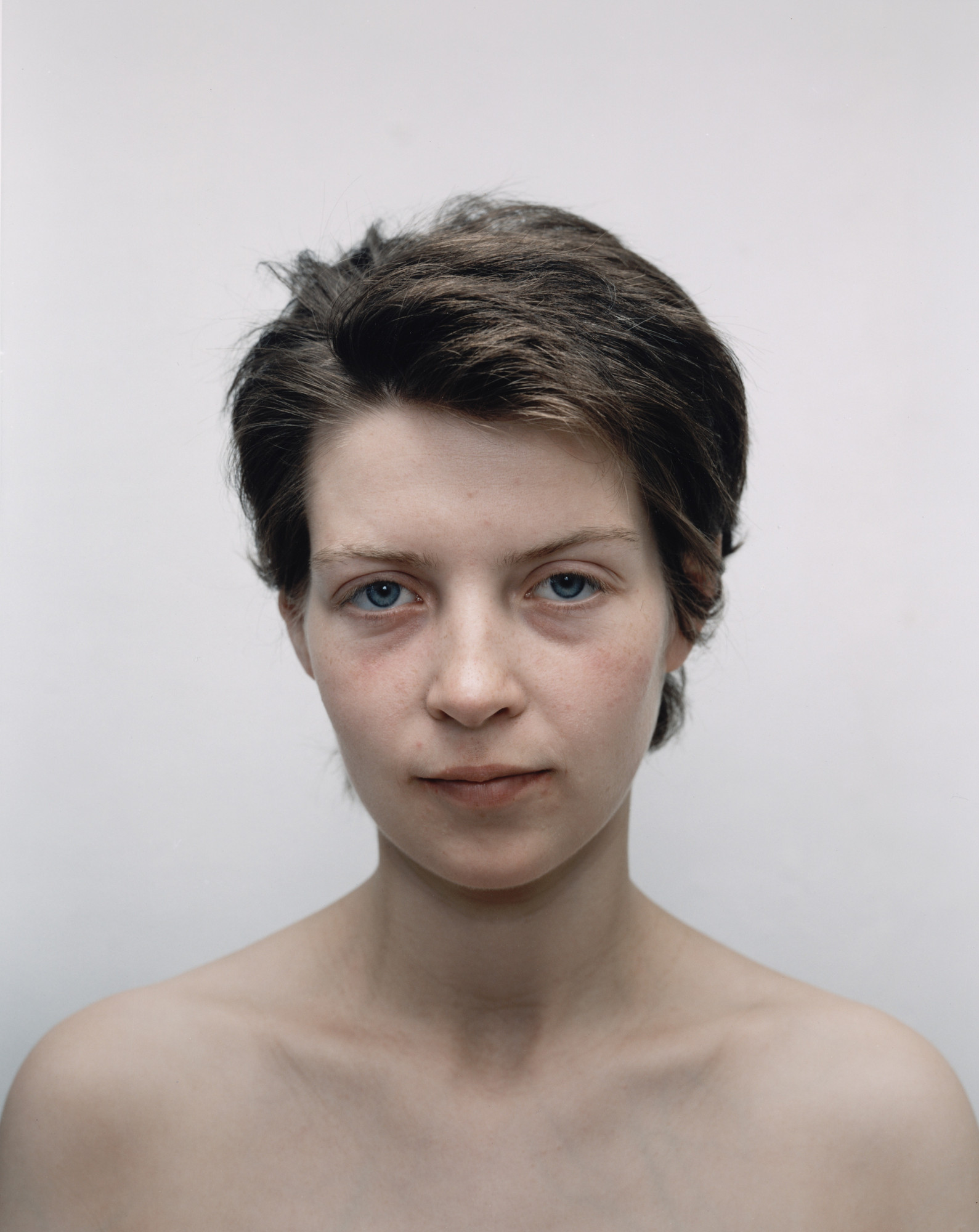 rineke-dijkstra-tia-amsterdam-the-netherlands-14-november-1994-tia