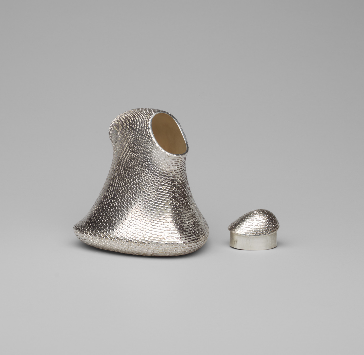 Chunghi Choo. Decanter. 1980
