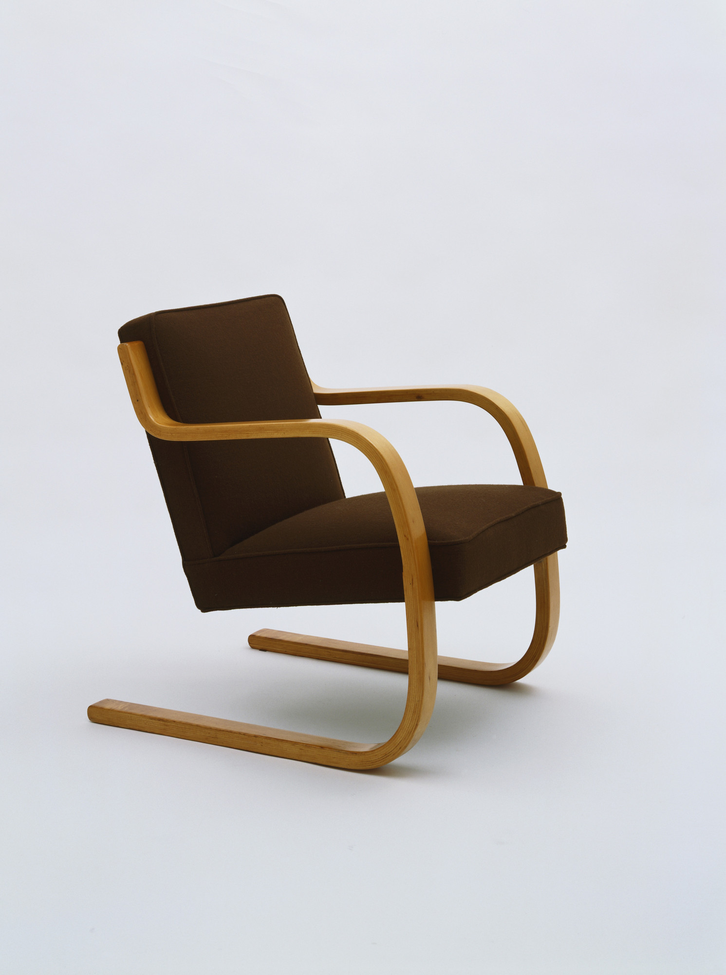 Alvar Aalto. Armchair (model 402)