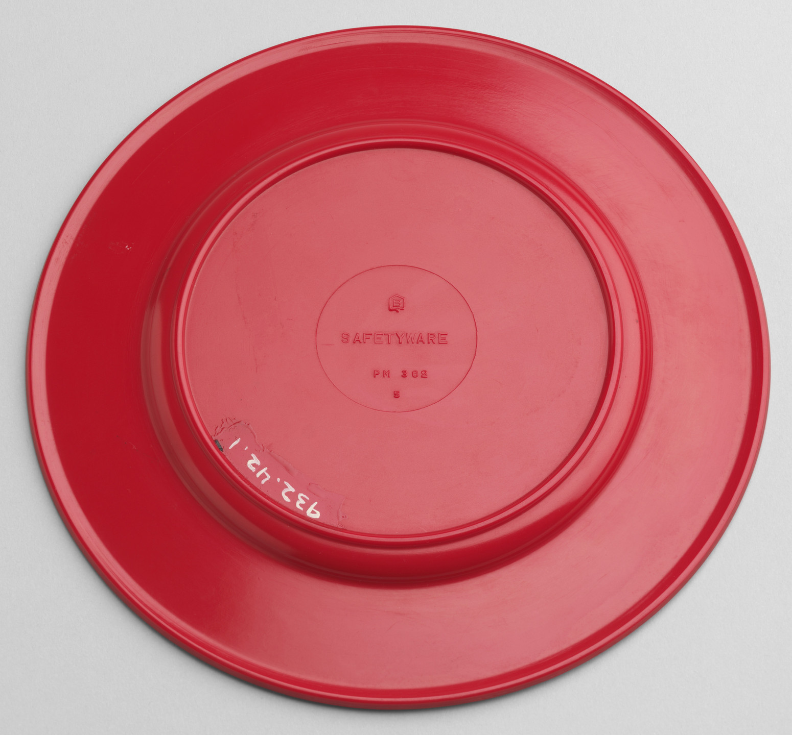 Hemco Plastics Div. of Bryant Electrical Co., Bridgeport, CT. Plates. c. 1941
