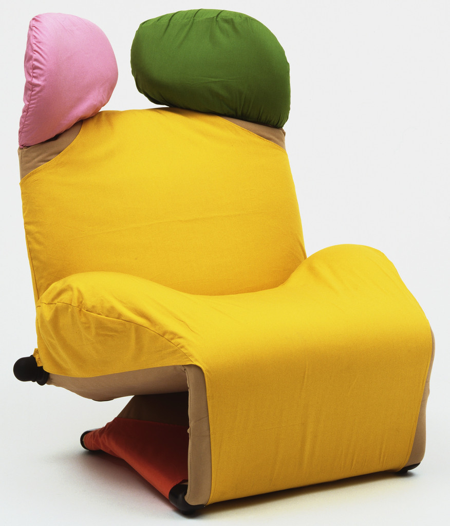 Wink Lounge Chair (model 111.01)