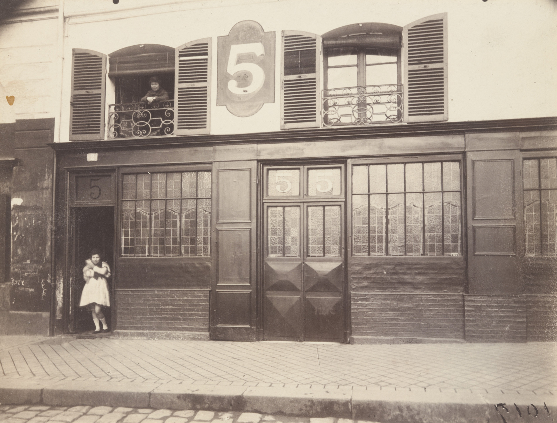 Eugène Atget. Maison à Versailles. 1921