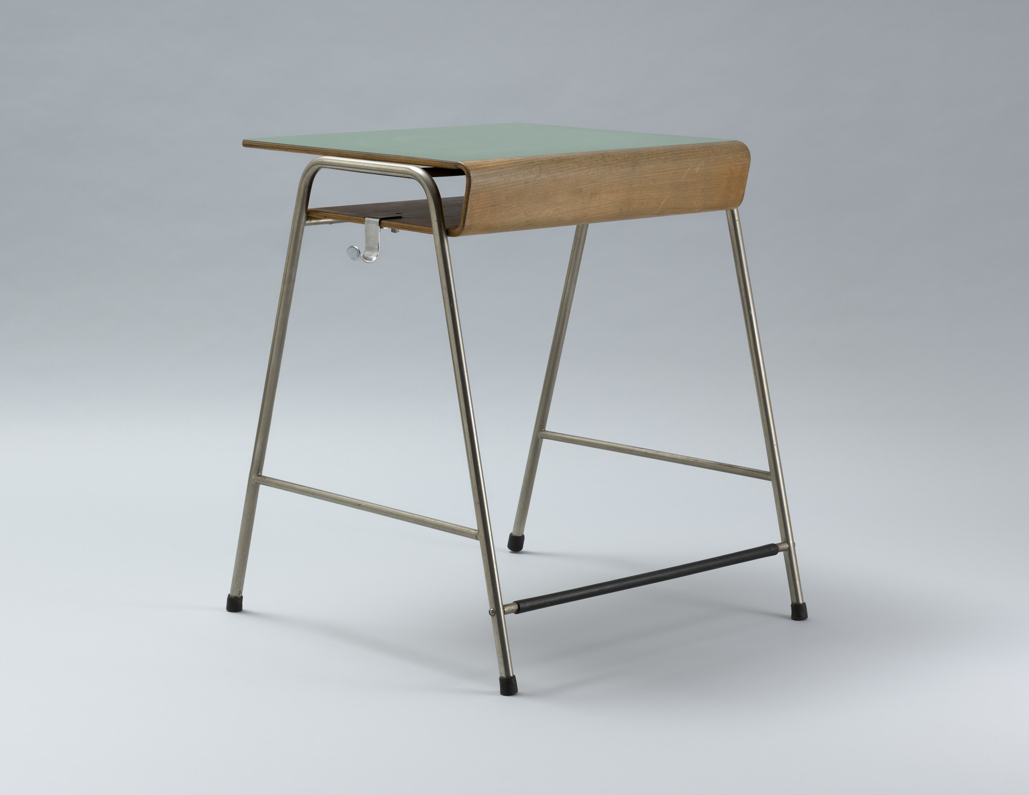 Arne Jacobsen. Munkegård school desk. c. 1955 | MoMA