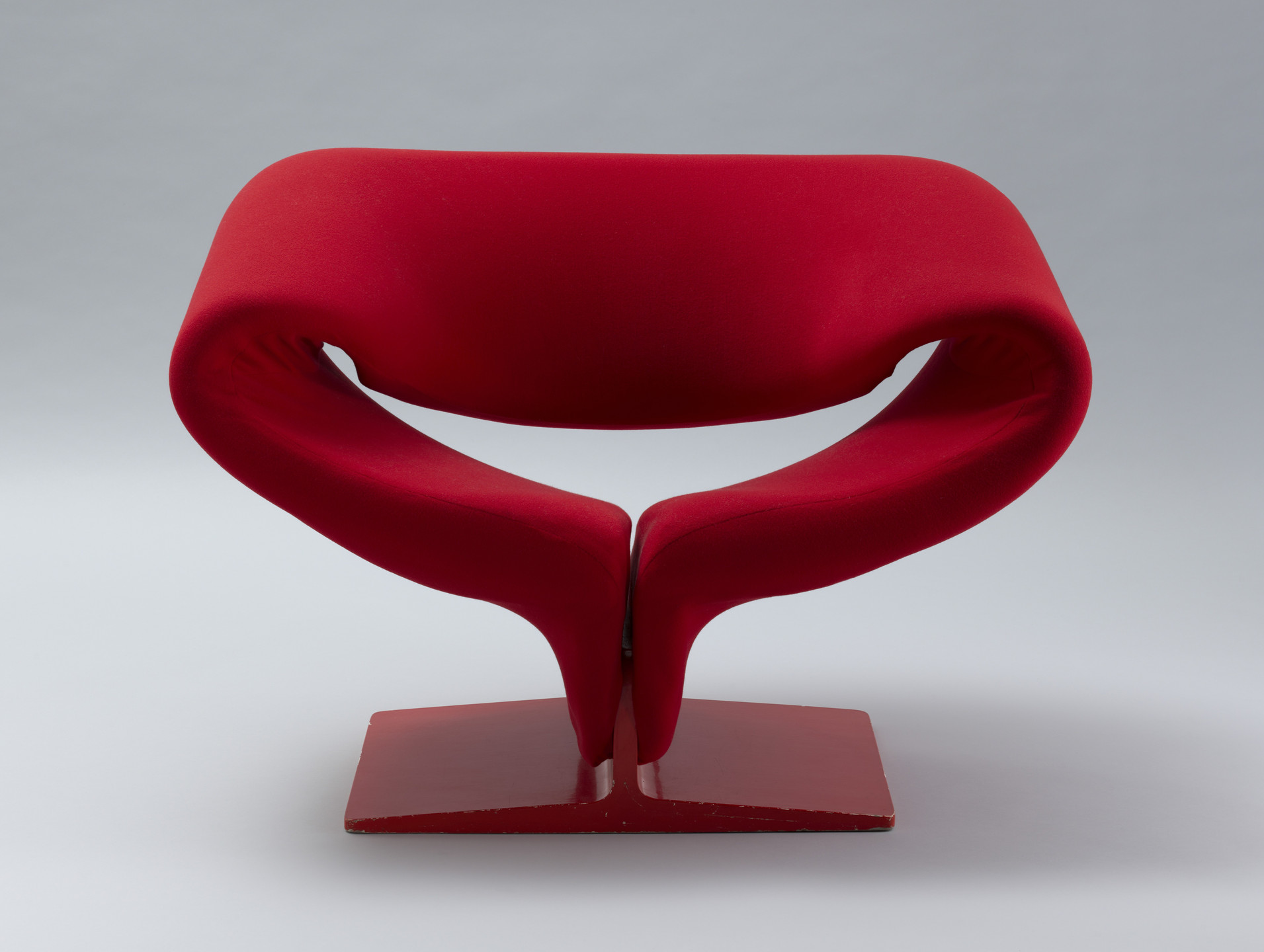 Pierre Paulin. Ribbon Chair (model 582). 1966