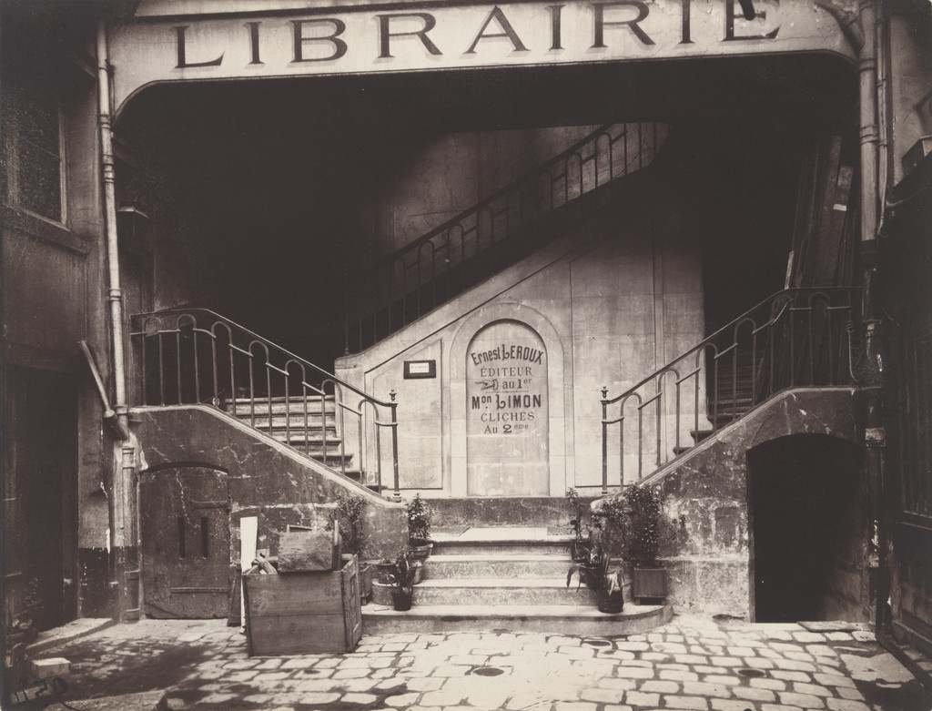 Cour, 28 rue Bonaparte