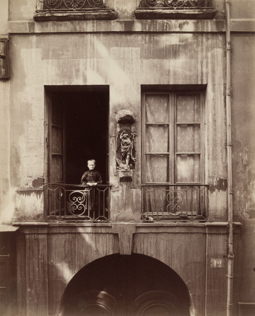 Ancien Collège de Chanac, 12 rue de Bièvre, fondé en 1343 par Guillaume de Chanac, évêque de Paris, Eugène Atget, 1900, Albumen silver print