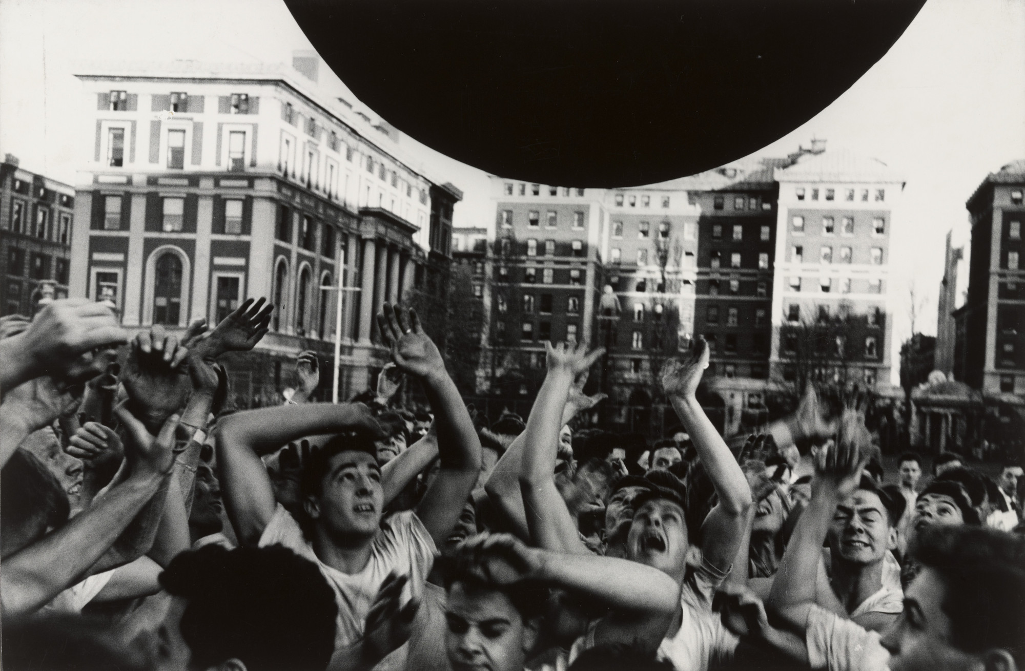 Garry Winogrand. Frosh-Soph Rush, Columbia University, New York City. 1950