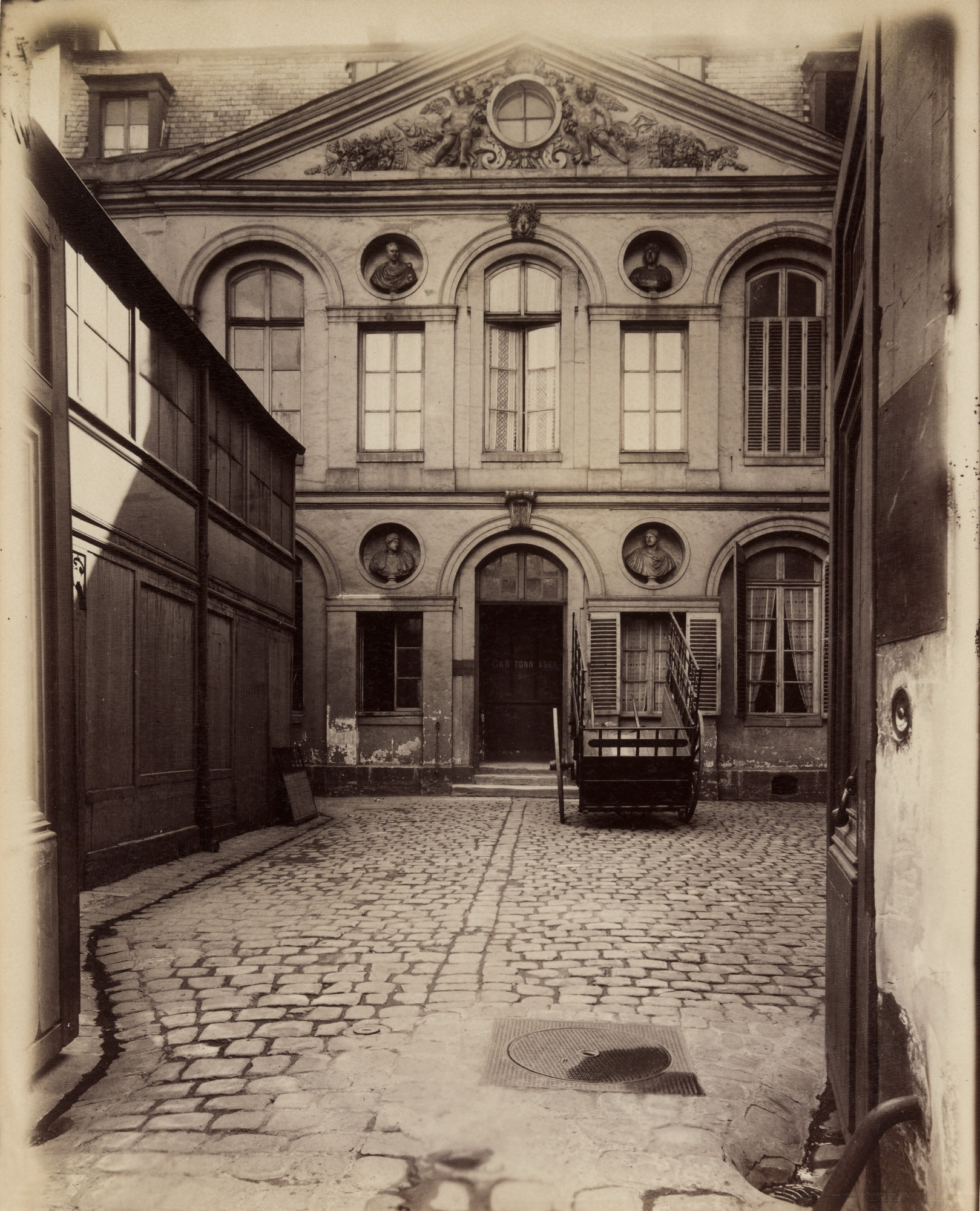 Global Gateway 8 Rue De La Perle Eugène Atget. Hôtel, 1 rue de la Perle. 1901 | MoMA