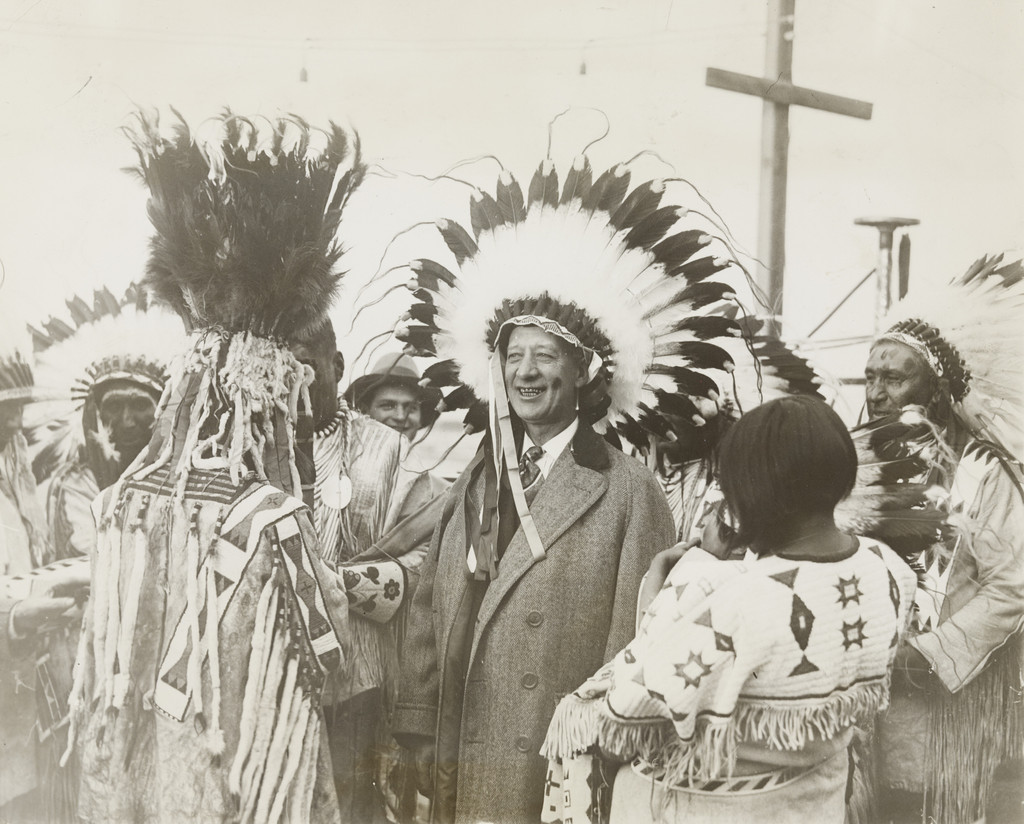 "Governor Smith Becomes Chief 'Leading Star'"