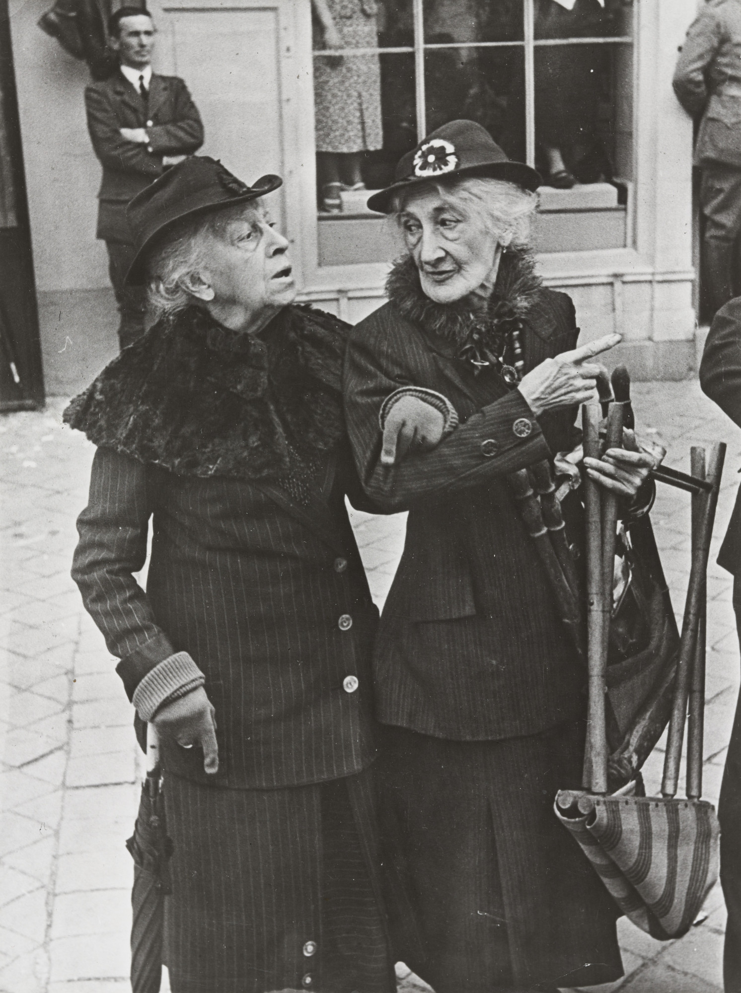 Henri Cartier-Bresson. During the Visit of George VI of England to Versailles