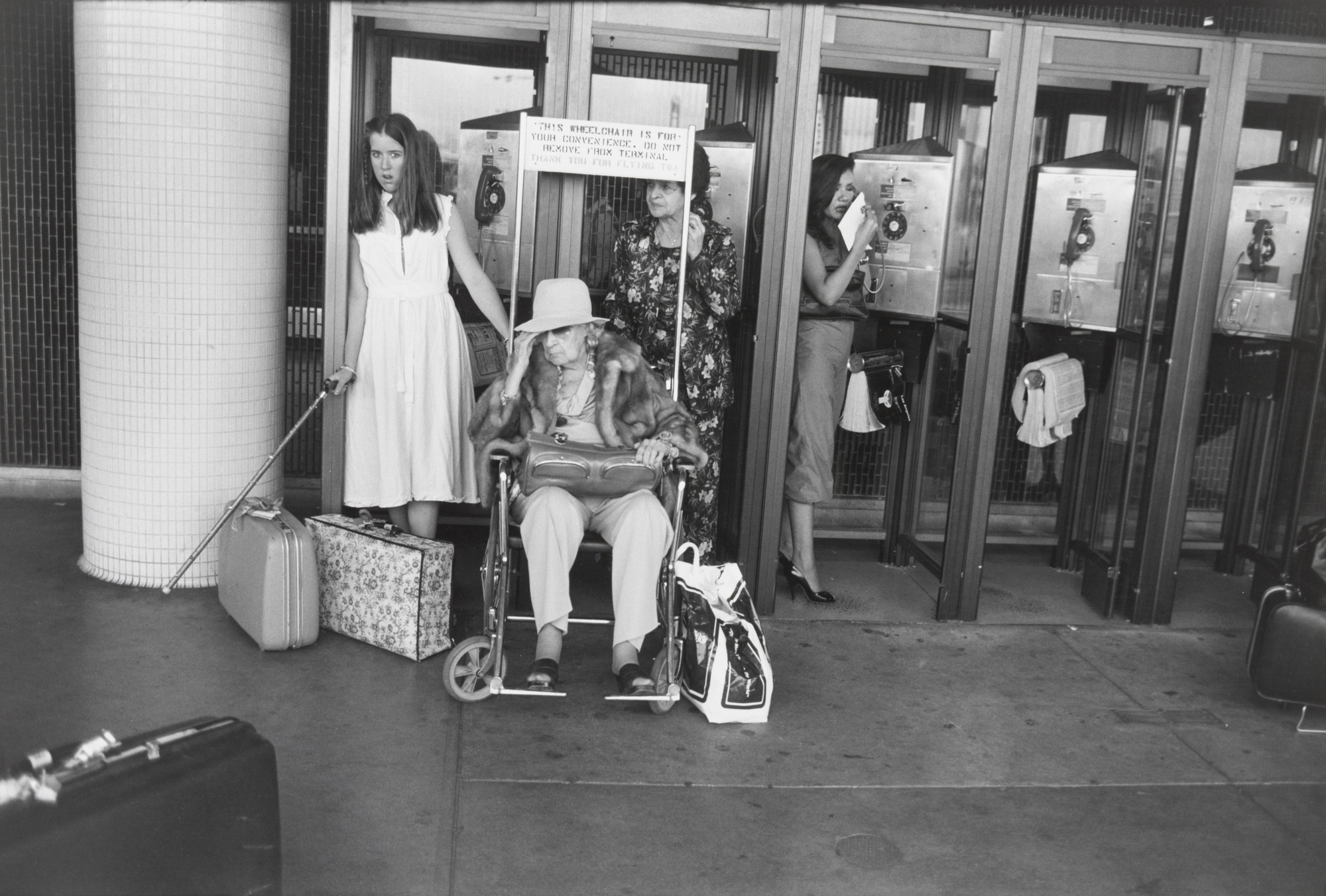 Garry Winogrand. Los Angeles Airport