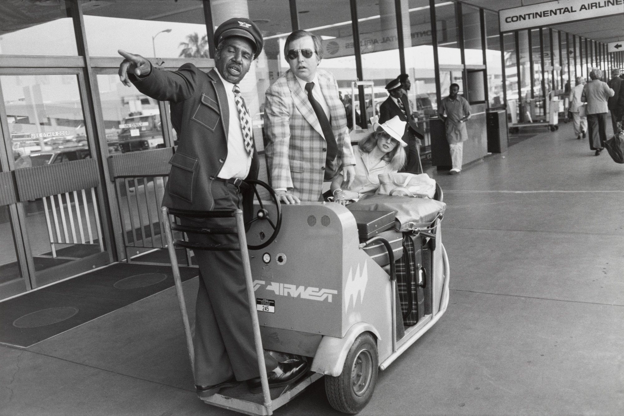 Garry Winogrand. Los Angeles Airport