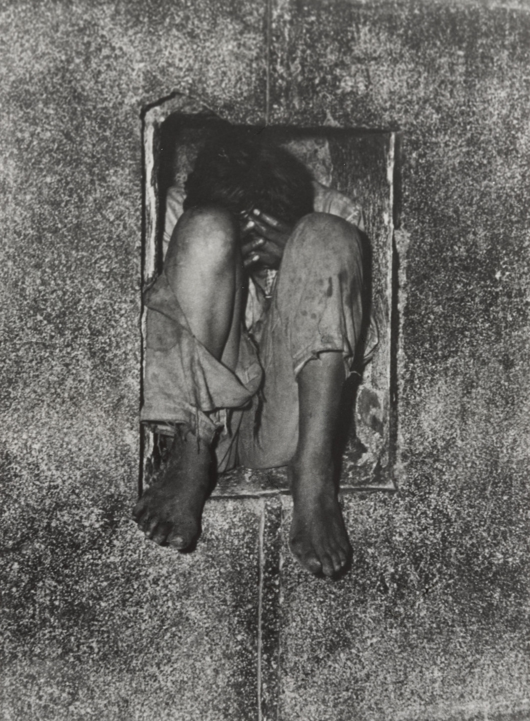 Héctor García. Boy in the Womb of Concrete. 1952