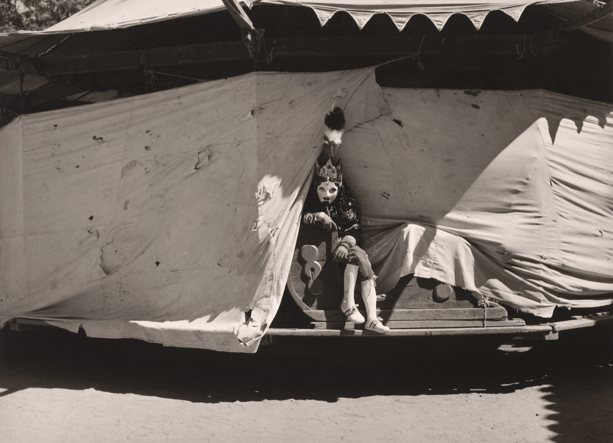 Graciela Iturbide. Volatin, San Martin de Ticajete, Oaxaca, Mexico (Merry-Go-Round, Saint Martin Tilcajete, Oaxaca). 1976