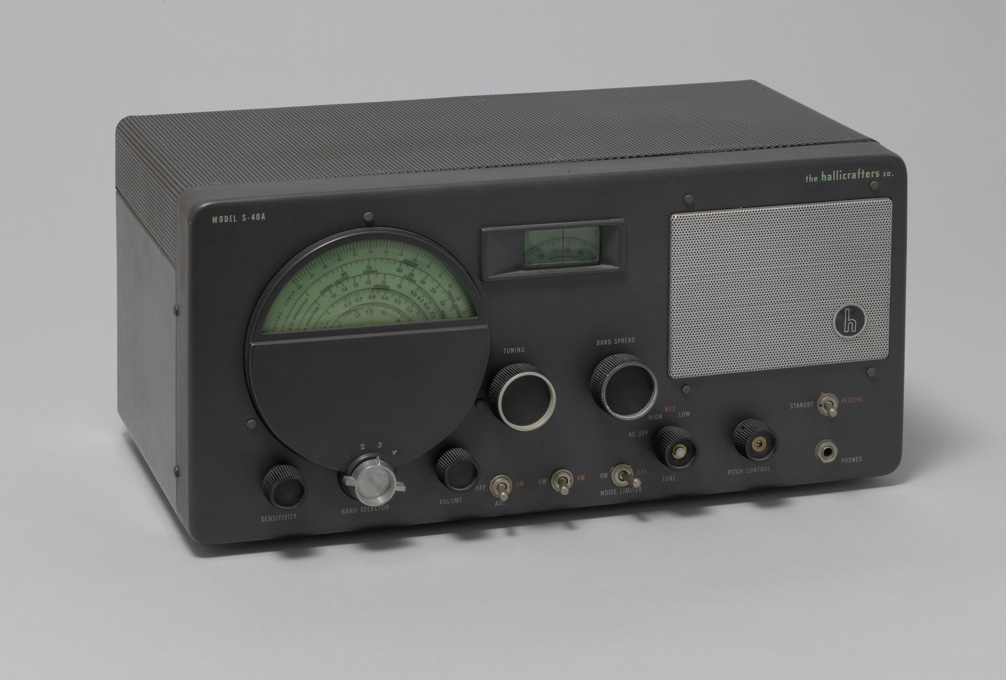Raymond Loewy Associates, The Hallicrafters Company Design and Research Team. Communications Receiver (model S-40A). 1947