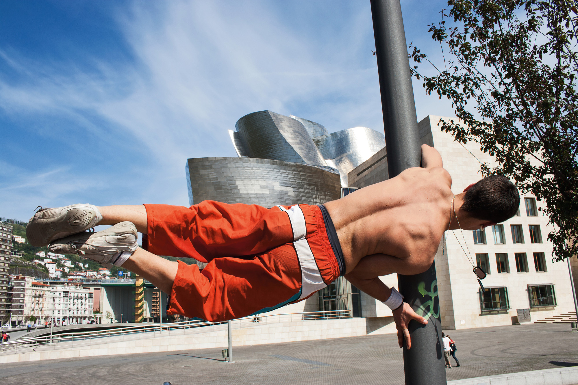 Ila Bêka, Louise Lemoine. Gehry’s Vertigo. 2013