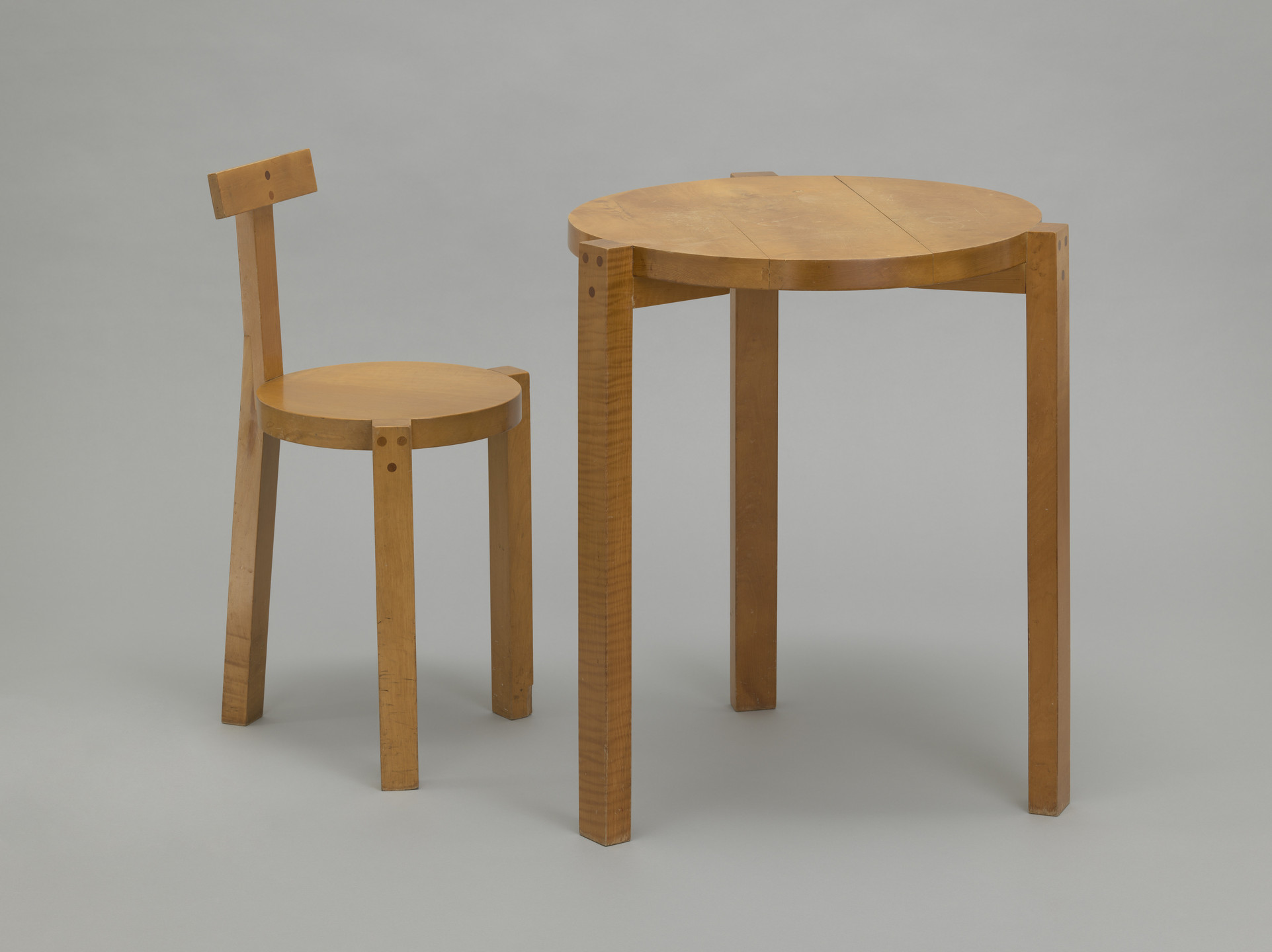 Lina Bo Bardi, Marcelo Ferraz, Marcelo Suzuki. &#34;Giraffe&#34; chair and table. c. 1986