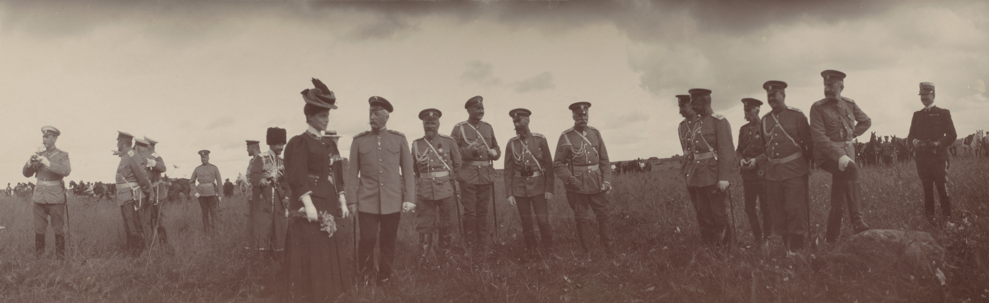 Unidentified photographer. Count Fredericks, Grand Duchess Xenia Alexandrovna, General Mosolov, General Derfeling and General Luchitskii, Flowers in Hand, Ropsha. August 9, 1907