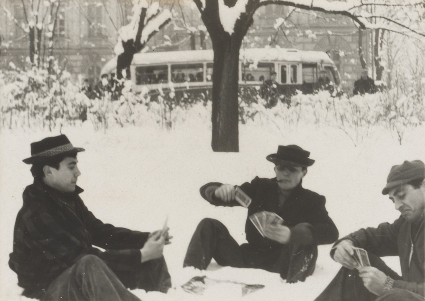 Dragoljub Pavlov, Bora Vitorac. Playing Cards in the Snow