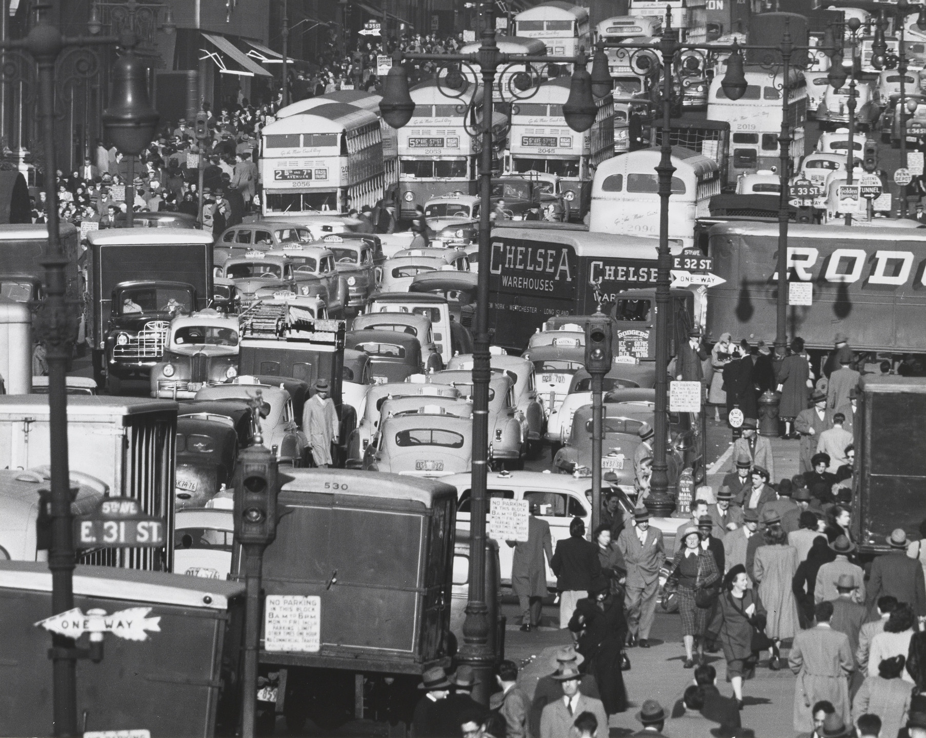 Andreas Feininger. Traffic on Fifth Avenue. 1953