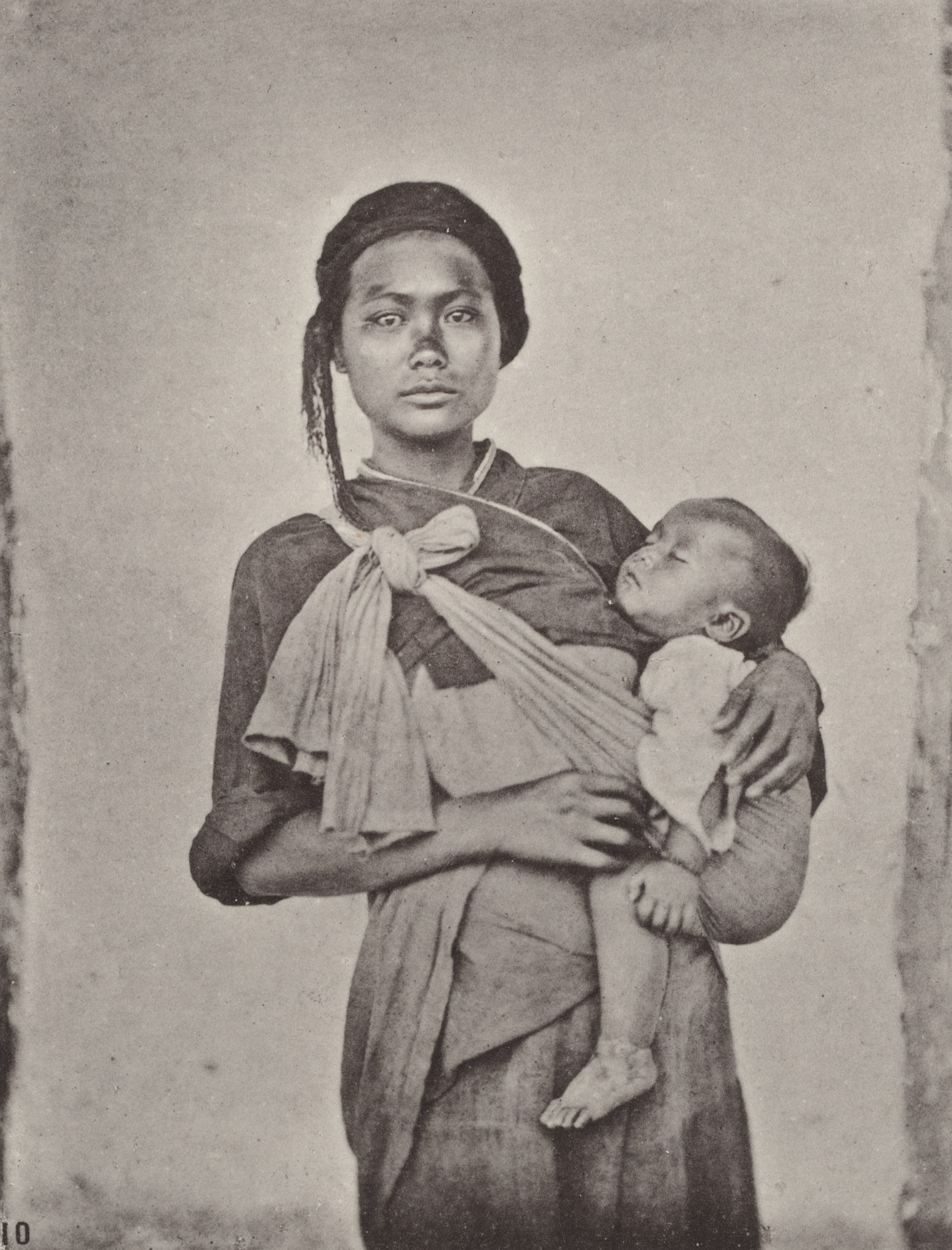 John Thomson. Mode of Carrying Child