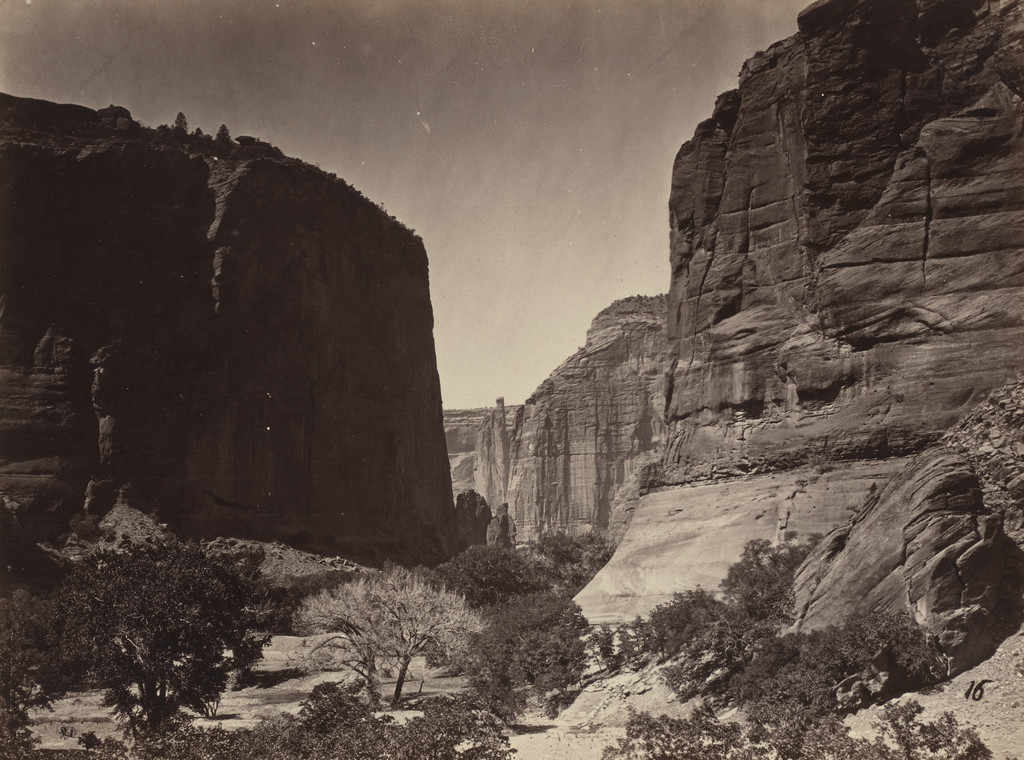 Head of Canyon de Chelle, Looking Down