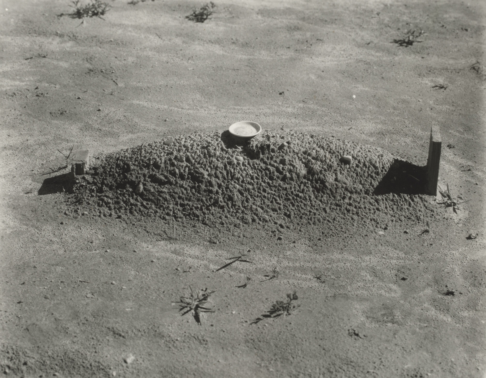 Walker Evans. Child&#39;s Grave, Hale County, Alabama. 1936