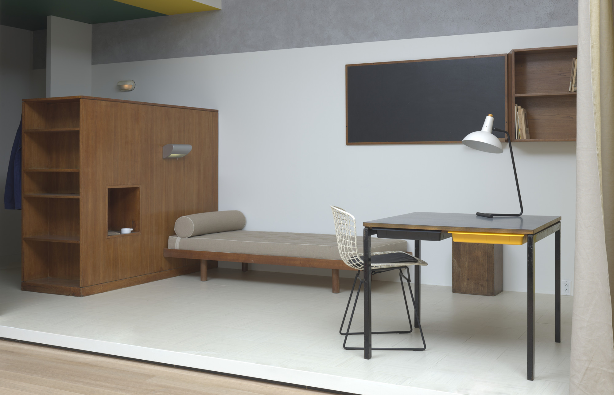 Charlotte Perriand, Le Corbusier (Charles-Édouard Jeanneret), Lúcio Costa. Room divider from the Maison du Brésil. 1959