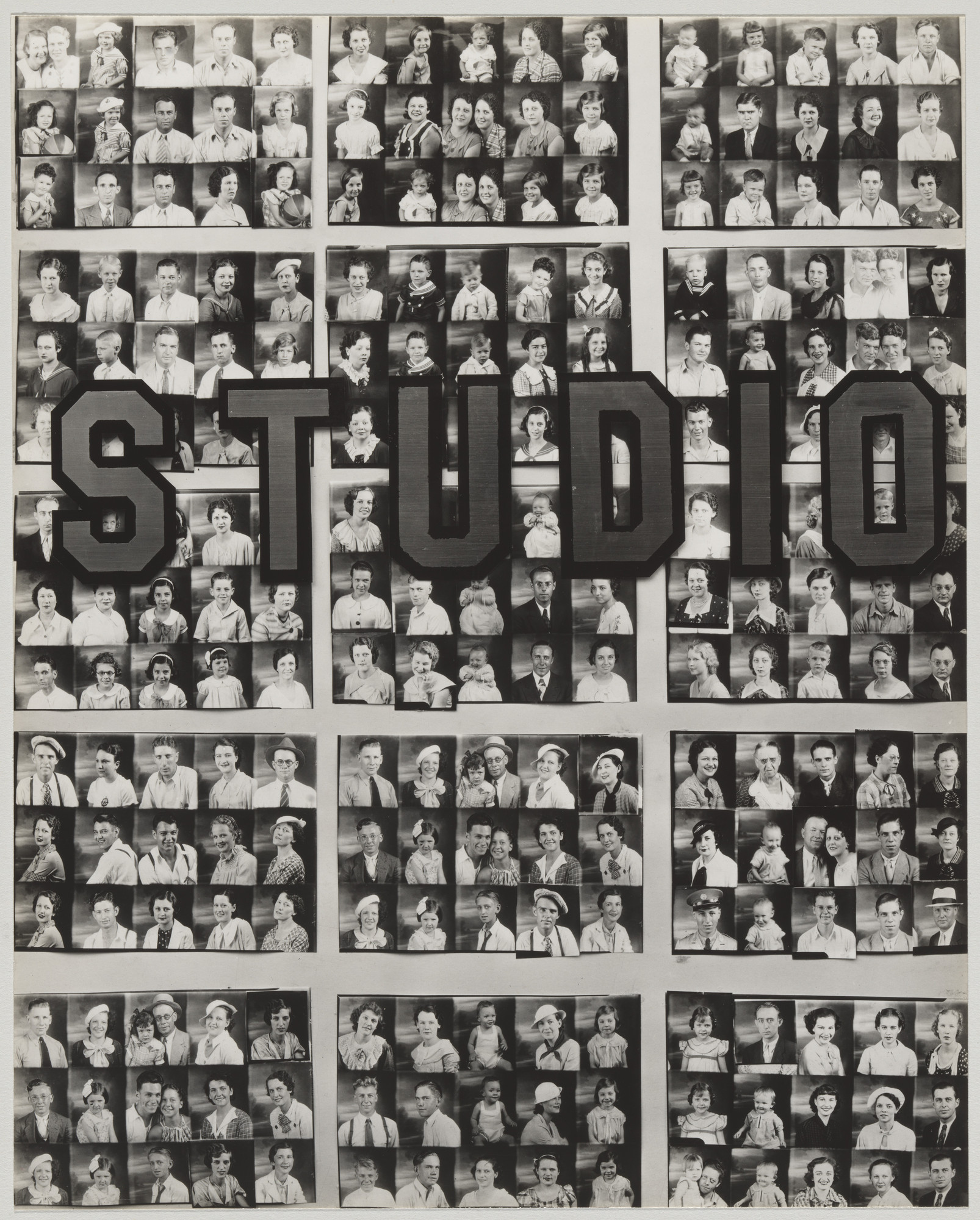 Walker Evans 作品集 Walker Evans. Penny Picture Display, Savannah. 1936 | MoMA