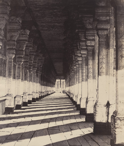 Aisle on the South Side of the Puthu Mundapum, from the Western Portico, Madura