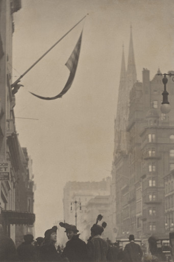 Paul Strand. Fifth Avenue, New York. 1915
