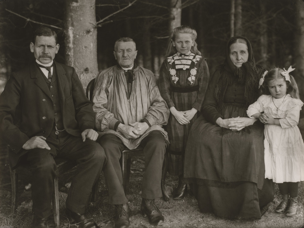 Three Generations of the Family, August Sander, 1912
