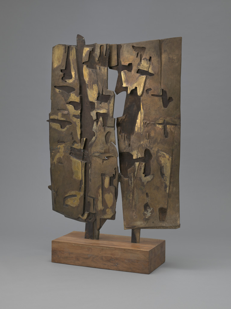 Conversation before the Mirror