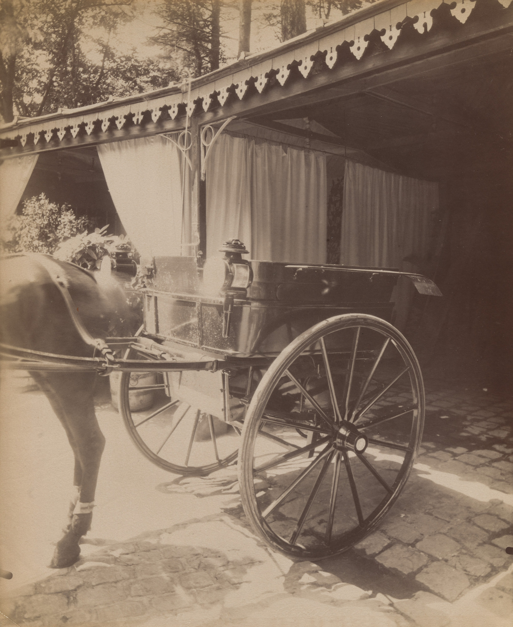 Les voitures d'Atget Eugène Atget Eugène Atget. Voiture. Bois de Boulogne. Before 1900 | MoMA