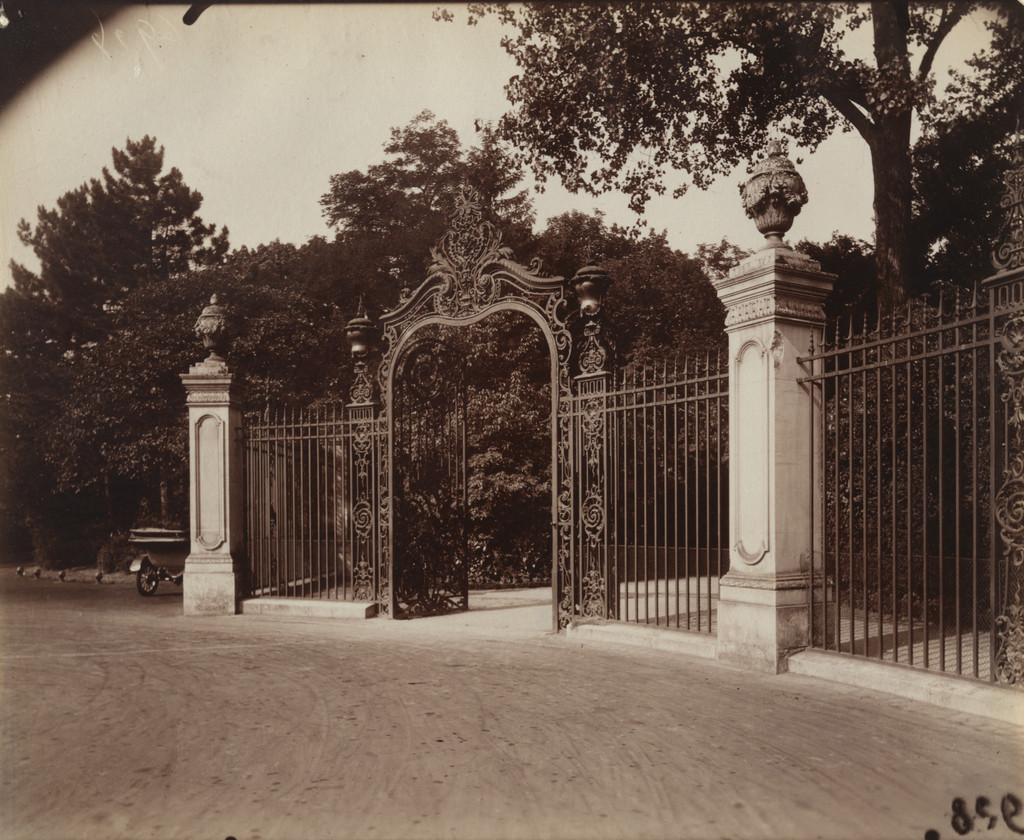 Entrée du Château de Bagatelle