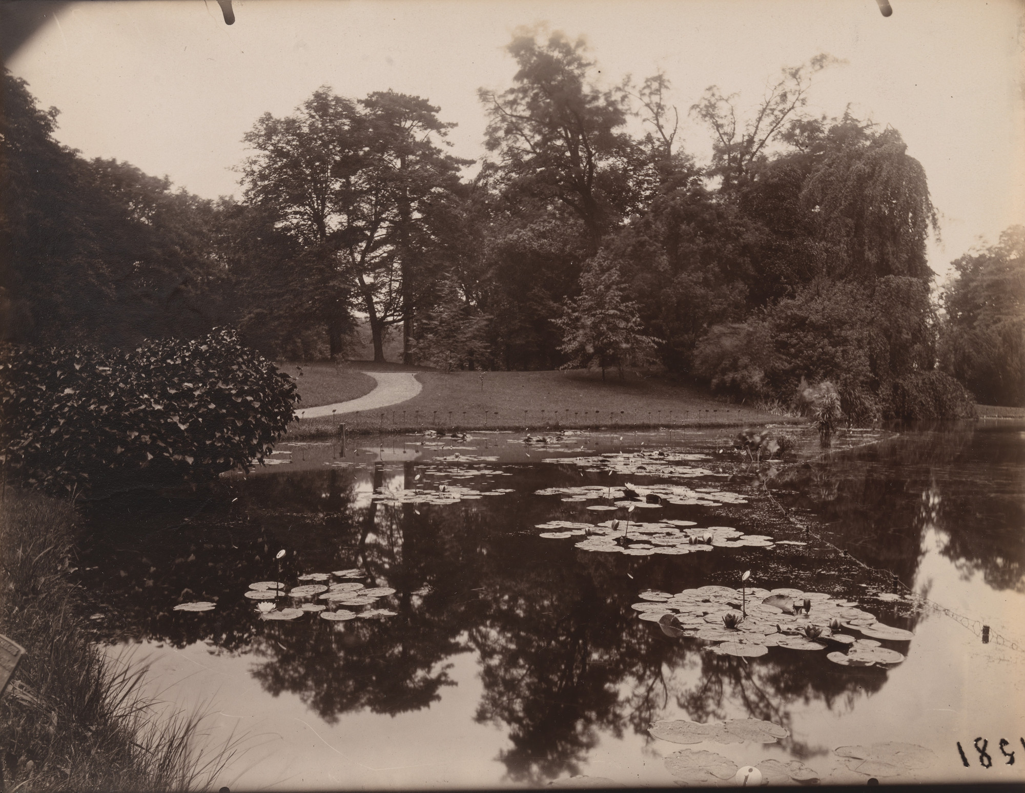 Eugène Atget. Bagatelle