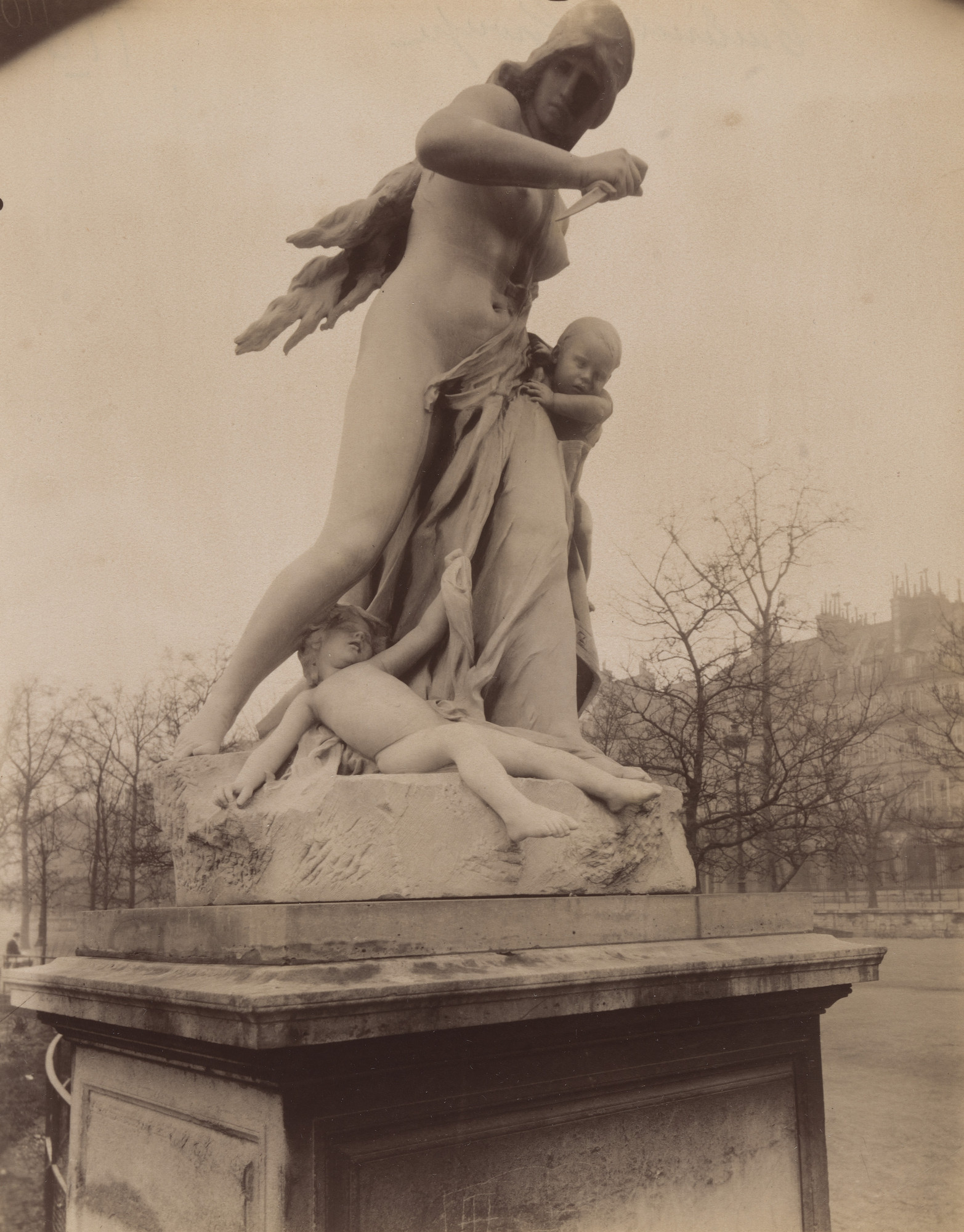 Eugène Atget. Tuileries groupe