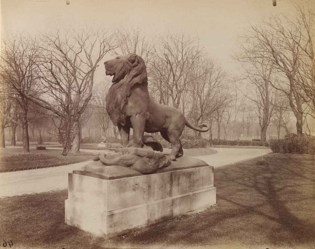 Jardin Luxembourg. Lion de Cain