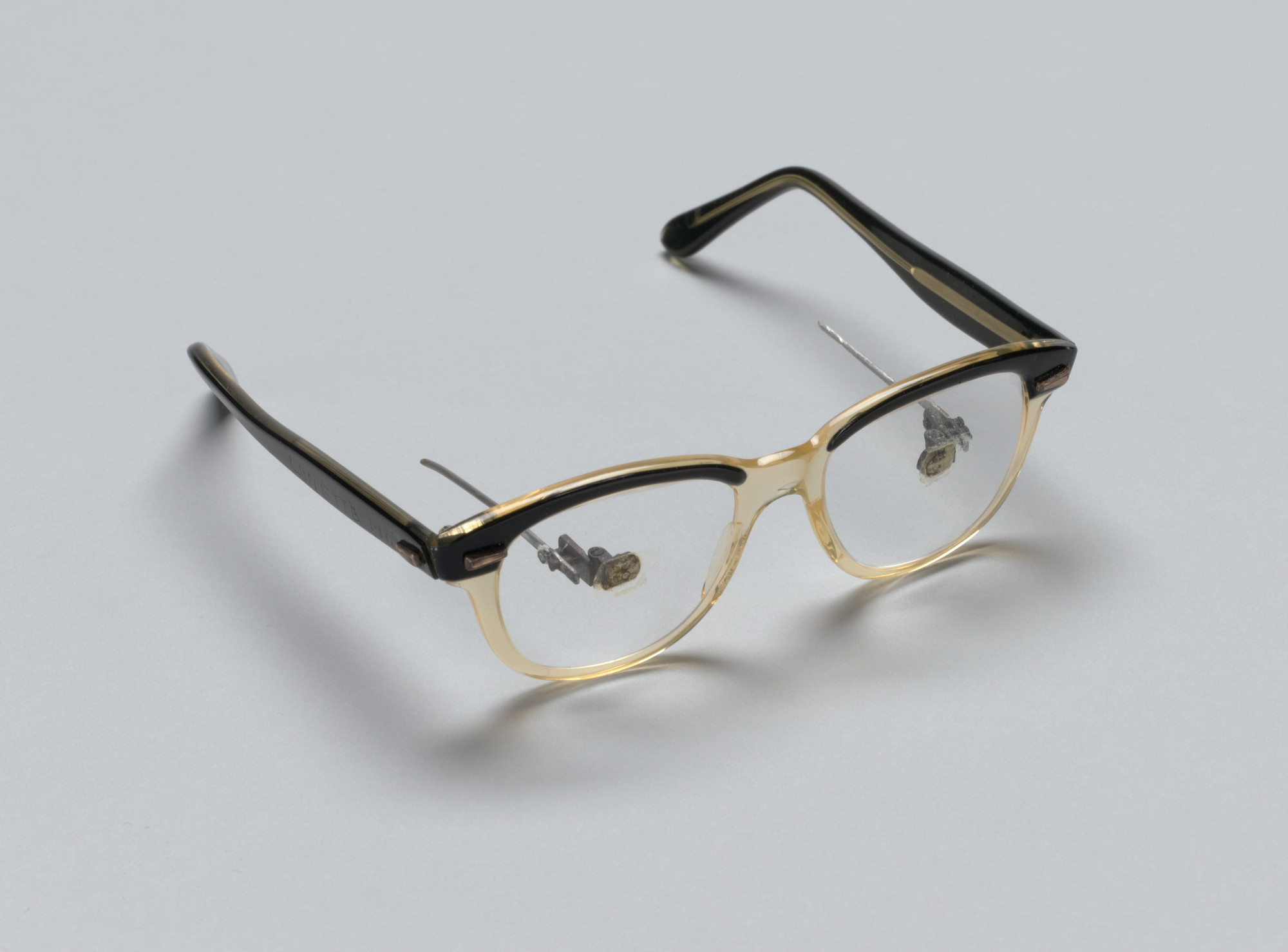Daniel Spoerri. Altered Glasses