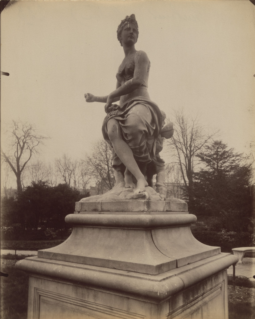 Tuileries (statue)