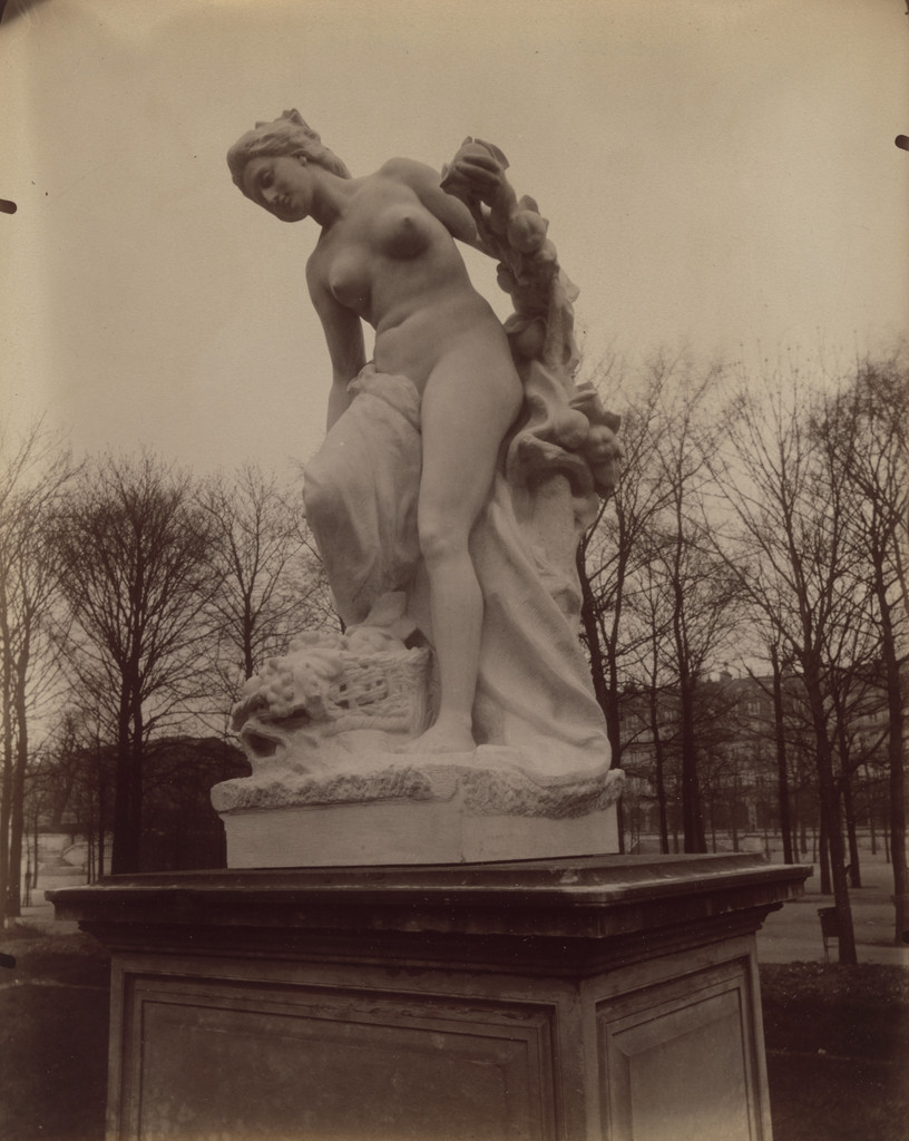 Tuileries - statue