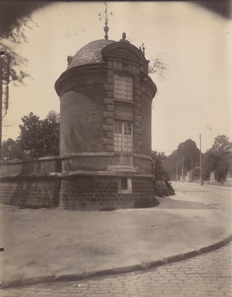 Bourg-La-Reine. Château