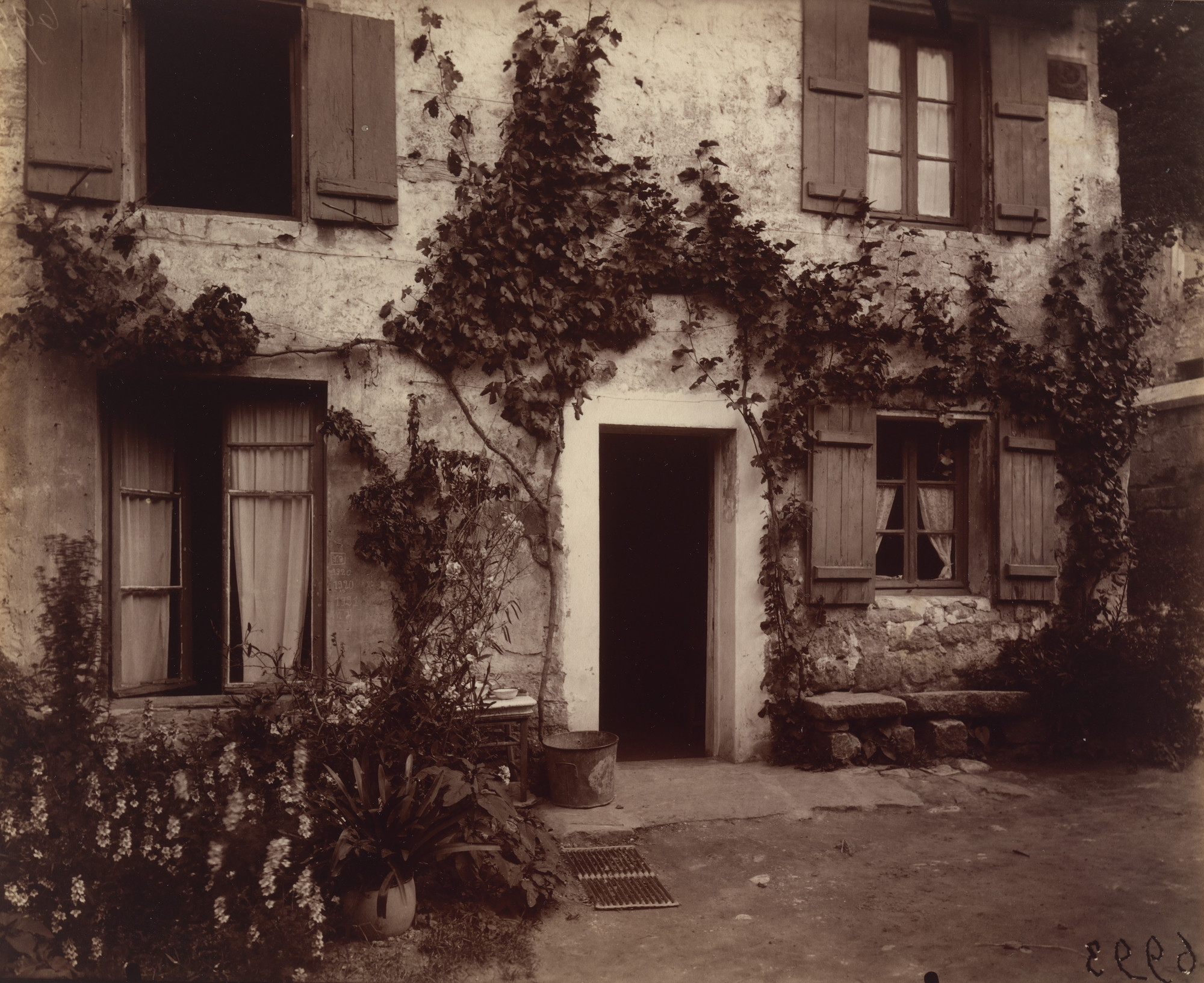 Eugène Atget. Auvers-sur-Oise (vieille ferme)