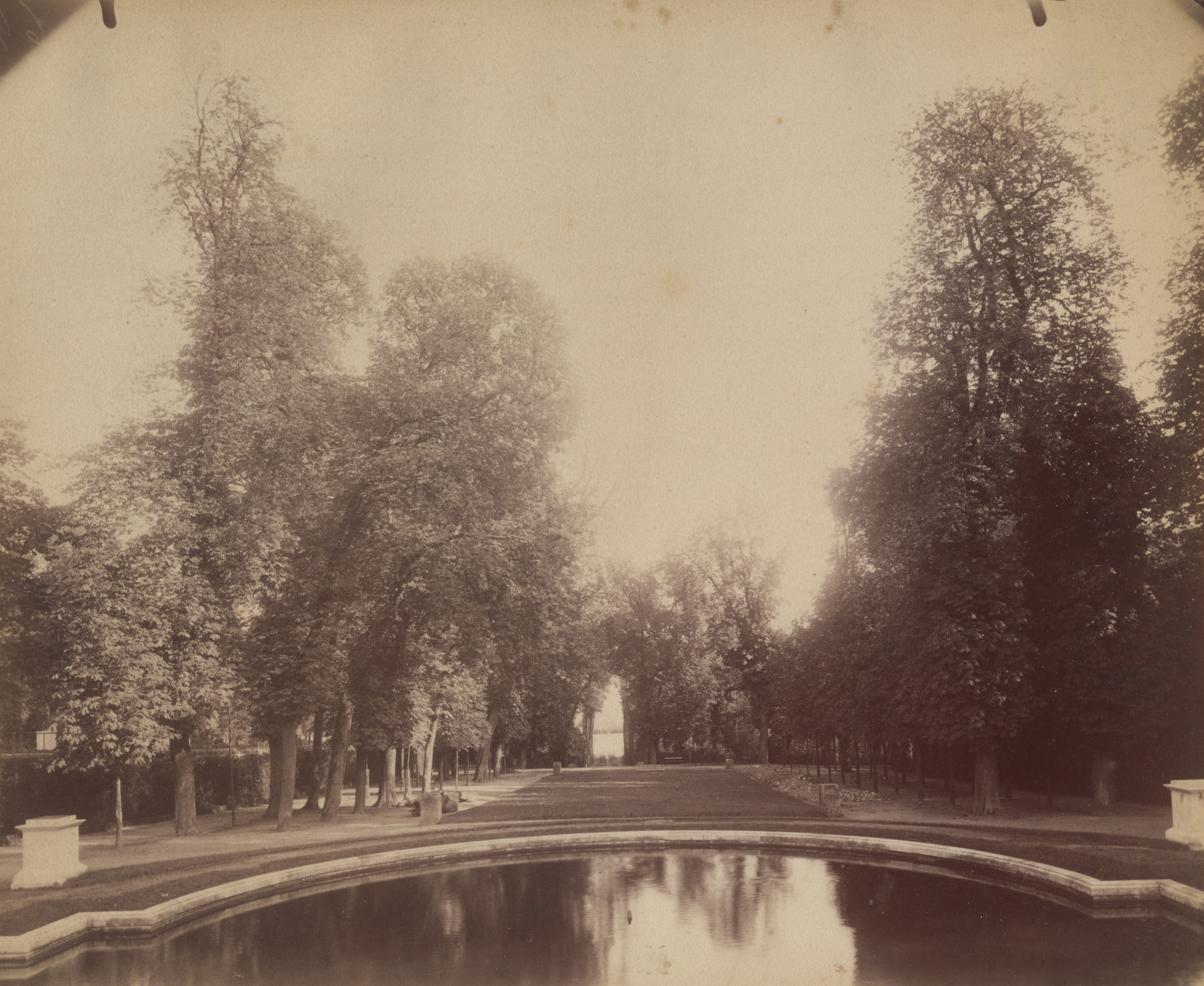 Eugène Atget. Saint-Cloud--coin de parc