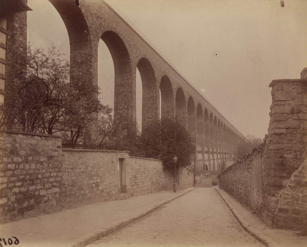 Arcueil-Cachan. Acqueduc et Rue du chemin de fer