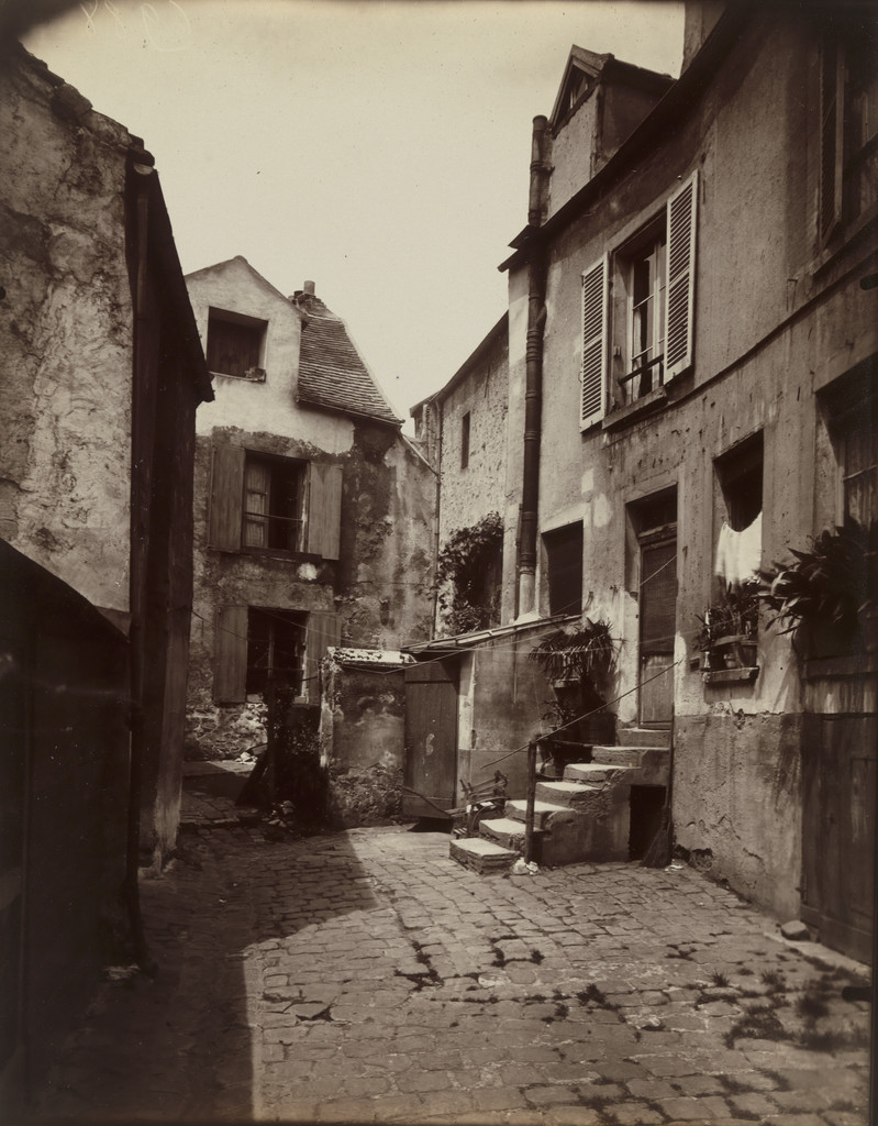 Sceaux - cour, rue Voltaire