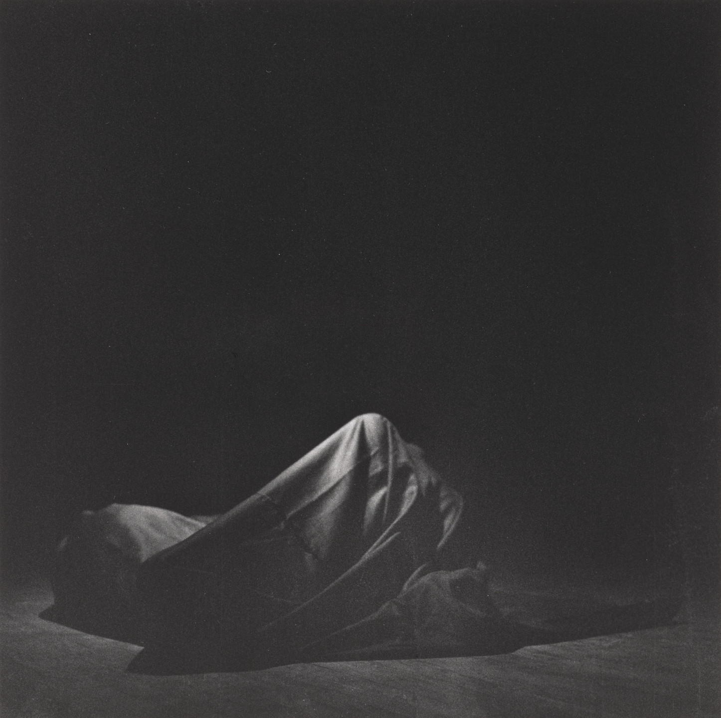Yoko Ono. Bag Piece (1964), performed during Perpetual Fluxfest, Cinematheque, New York, June 27, 1965. 1965
