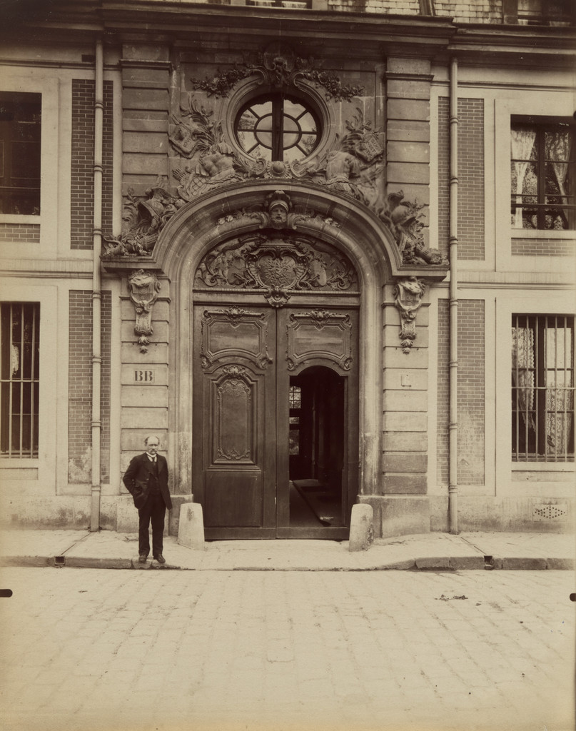 Versailles. Porte 6 avenue de Paris