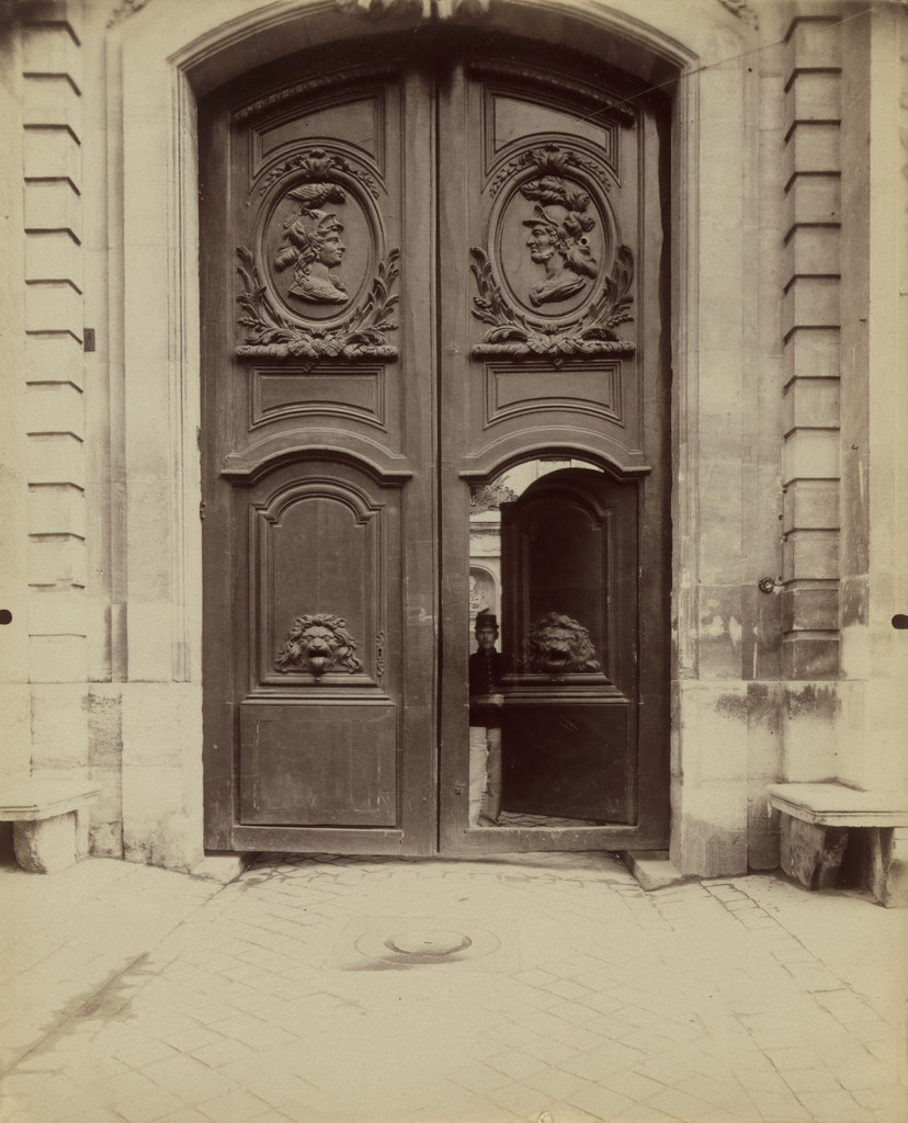 Versailles. Porte rue de l'Orangerie